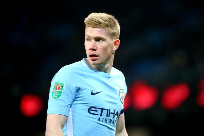 欧文突破防守造成杀伤球成功（欧文强突防线制造杀伤并得手）