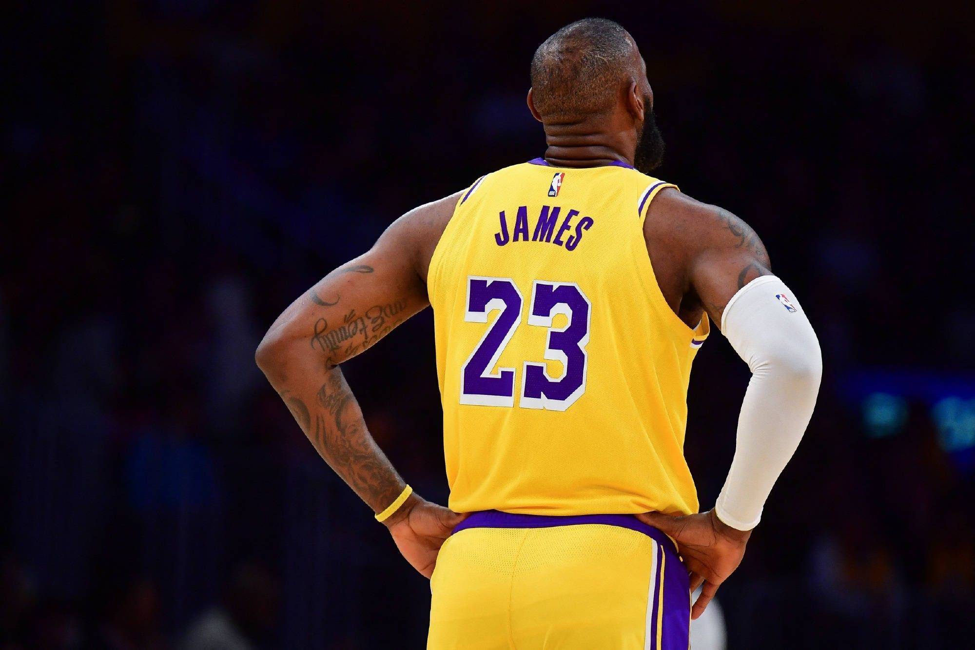 足球世界杯两队提前晋级，最后一轮无悬念（足球世界杯两队已提前出线，末轮无悬念）