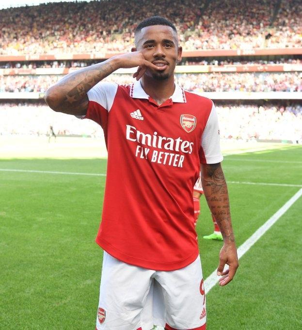 奥斯卡庆祝海港夺冠：我们是冠军！祝贺我的队友、朋友和球迷（奥斯卡庆贺海港问鼎：我们是冠军！致敬我的队友、朋友和球迷）