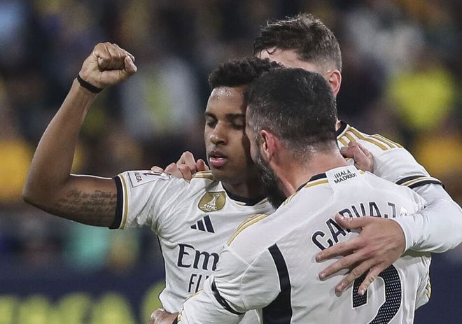 每体：费尔明和德容有望出战贝蒂斯；小白今天造访巴萨训练（每体：费尔明、德容或将出战贝蒂斯；伊涅斯塔今日现身巴萨训练课）