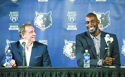 2025非洲足球先生最终入围名单：阿什拉夫、萨拉赫、奥斯梅恩（阿什拉夫、萨拉赫、奥斯梅恩入选2025非洲足球先生最终候选名单）