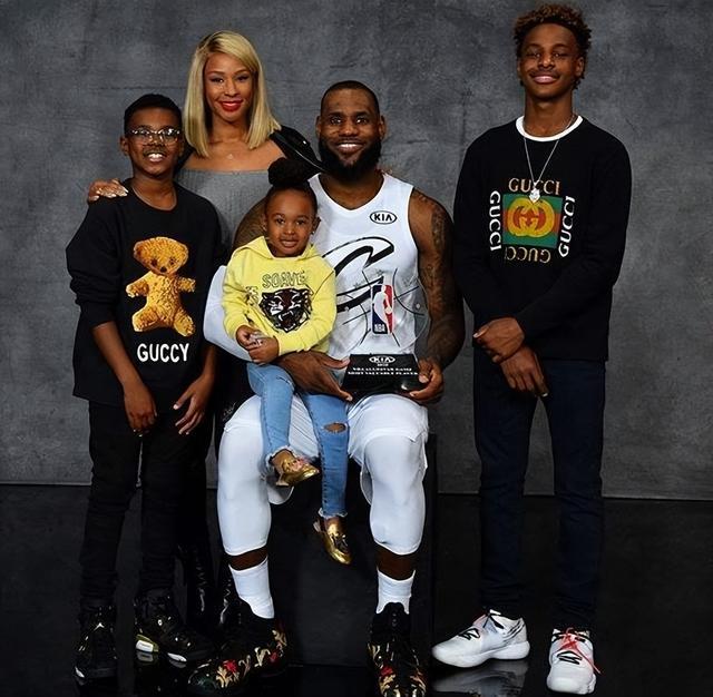 静待抽签！2026年世界杯42支直通队+22支附加赛球队全部出炉（抽签将至：2026年世界杯42支直通球队与22支附加赛队伍悉数揭晓）