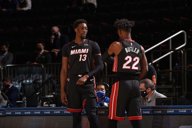 图片报：因极端球迷大规模燃放烟火，拜仁将面临欧足联的处罚（《图片报》：球迷大规模燃放烟火，拜仁恐遭欧足联惩处）