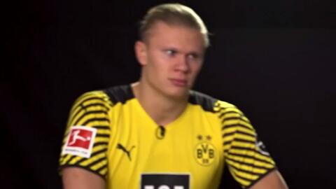 AC米兰在意大利杯负于拉齐奥，终结13场不败，放弃杯赛以专注意甲，凸显战略调整。（AC米兰意杯不敌拉齐奥，13场不败止步，舍杯专攻意甲显战略转向）