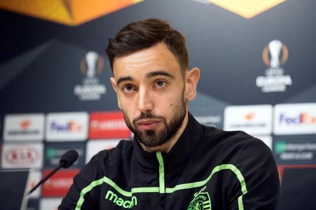 池忠国迎国安生涯200场里程碑，赛前热身获赠纪念球衣（赛前热身获赠纪念球衣，池忠国迎来国安生涯第200场里程碑）