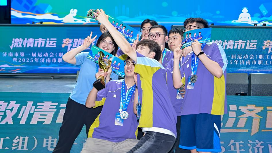 湛表现的褒 湛表现的褒